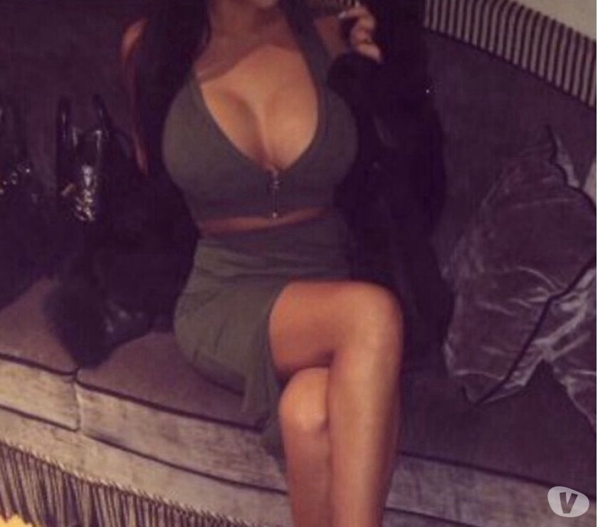 Brune charmante disponible pour duo